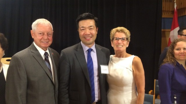 From left to right: Mario Sergio, Minister Responsible for Seniors Affairs; CARP North York Chapter Chair, Stewart Nam; Kathleen Wynne , Ontario’s Premier. 